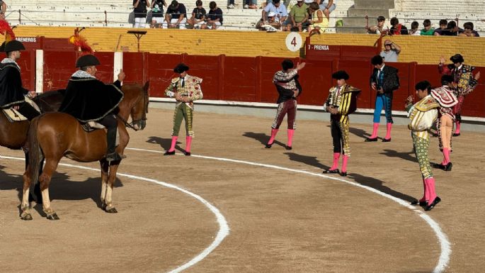 Fernando Adrián sale a hombros en Guadalajara
