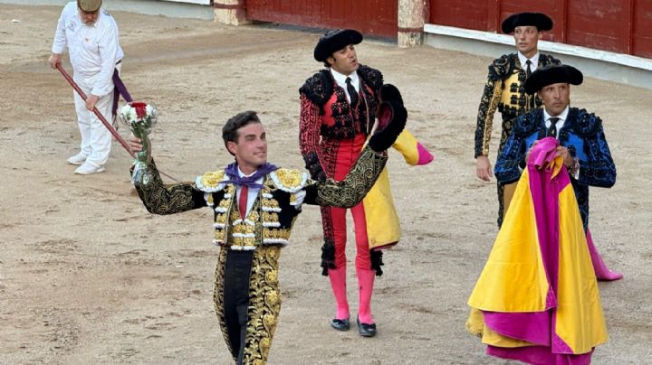 Fernando Adrián sale a hombros en Guadalajara