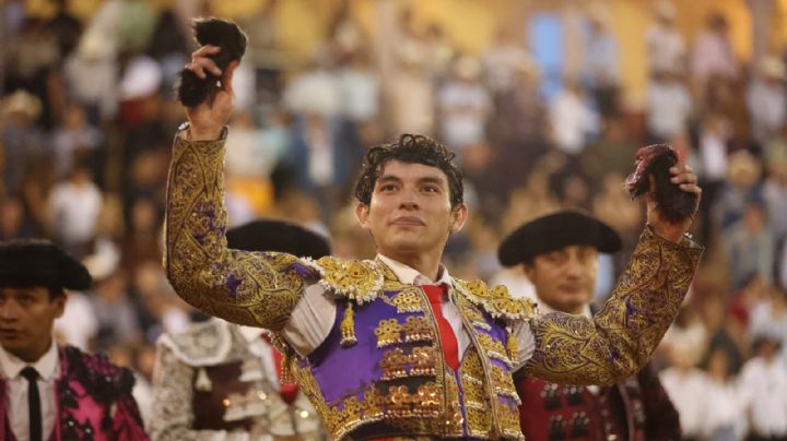 Isaac Fonseca a hombros en San Miguel El Alto