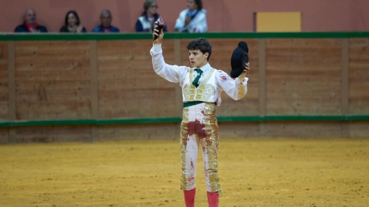 Manuel Domínguez corta una oreja en la final del XXIII Zapato de Plata