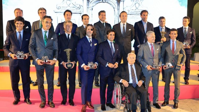 David de Miranda recoge el trofeo ‘Puerta del Príncipe’ como triunfador de la pasada Feria de Abril