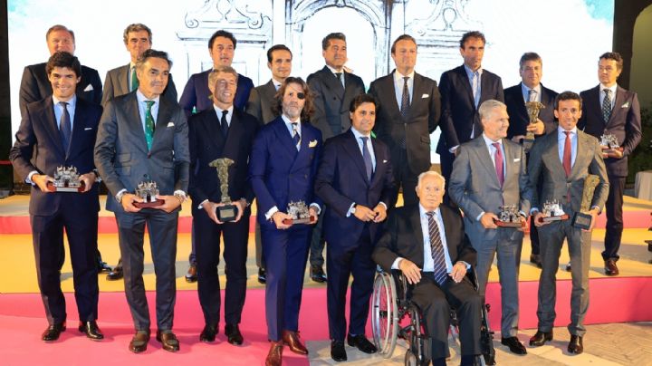 David de Miranda recoge el trofeo ‘Puerta del Príncipe’ como triunfador de la pasada Feria de Abril