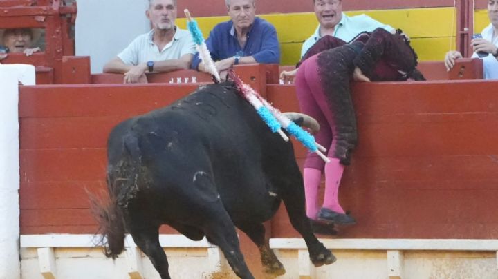 Dos percances en banderillas obligan a atender a Fernando Sánchez y Andrés Revuelta en Alicante