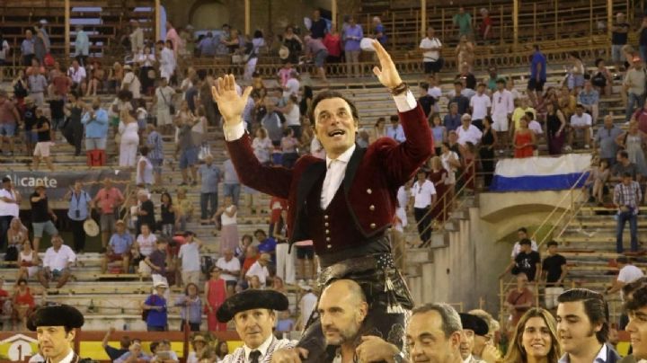 Andy Cartagena en su plaza de Alicante: abonado a la puerta grande desde 2018