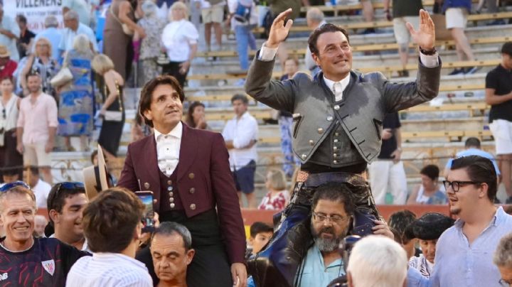 Ventura, máximo protagonista de la corrida de rejones corta 4 orejas en Alicante.