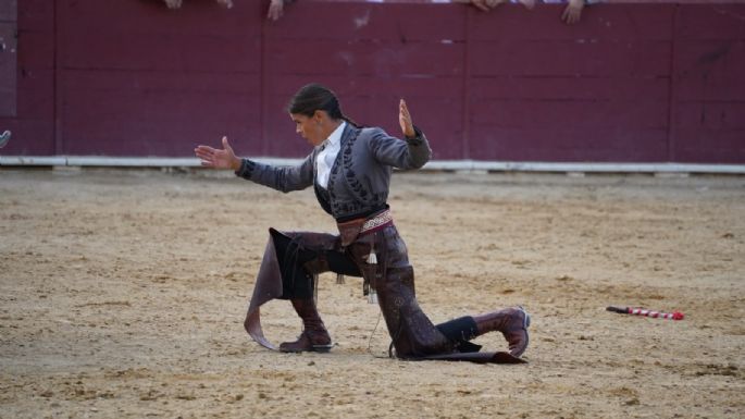 Lea Vicens corta una oreja y Sebastián Fernández sale a hombros en una notable tarde de rejones