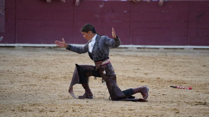 Lea Vicens corta una oreja y Sebastián Fernández sale a hombros en una notable tarde de rejones