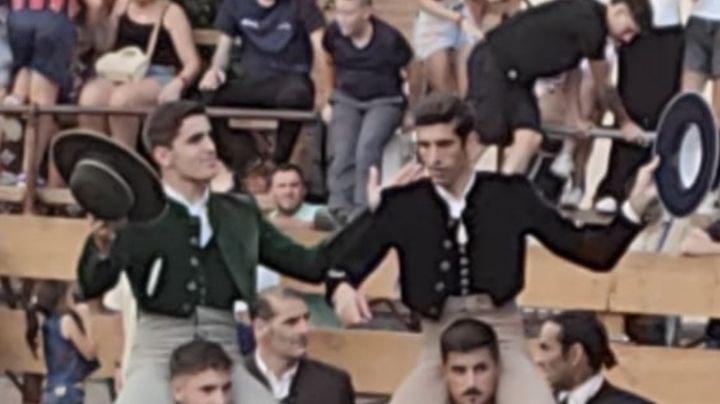 "El Melli" y Juanmi Vidal a hombros en La Calahorra