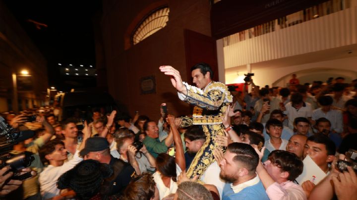 Emilio de Justo corta dos orejas y abre la Puerta Grande de la Malagueta en la séptima de abono