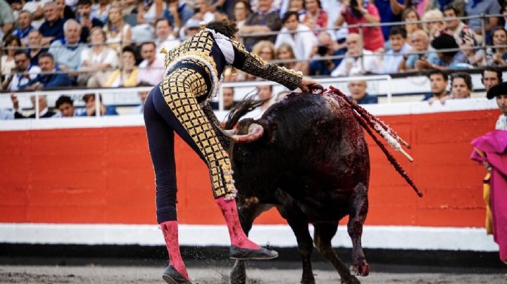 Roca Rey, a cuerpo limpio y contra el vendaval, corona su dictadura en Vista Alegre