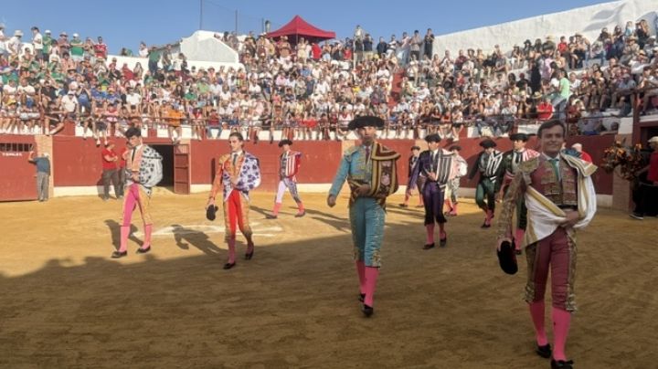 Emilio Espigares salió a hombros en el primer festejo de “La Almendra de Plata” de la Feria de Gor