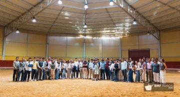 Más de 70 jóvenes comparten con Daniel Luque una jornada de campo en Garcigrande