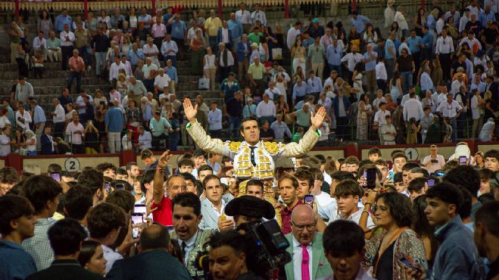 Emilio de Justo se lleva la tarde en Valladolid con tres orejas