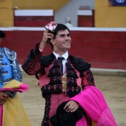 Francisco de Manuel y el novillero Santiago Guerrero cortan oreja en la última de Tovar