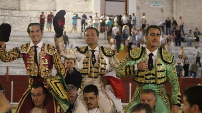 Ferrera, El Fandi y Curro Durán cortan diez orejas y dos rabos en Cazorla