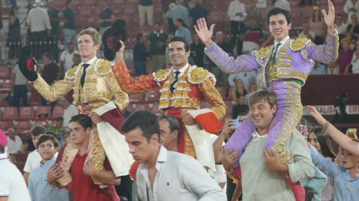 Triple puerta grande y buen encierro de El Parralejo