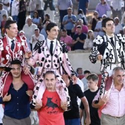 Perera corona una Goyesca de altos vuelos en Sutullena con Ureña y Urdiales a hombros