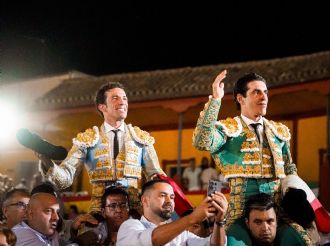 David de Miranda arrolla en Écija y Talavante deja una tarde de alta categoría