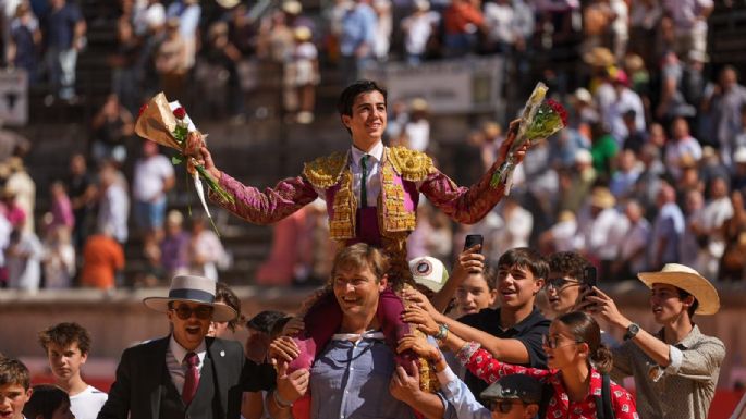 Marco Pérez agranda su idilio con Nimes en una mañana de cinco orejas