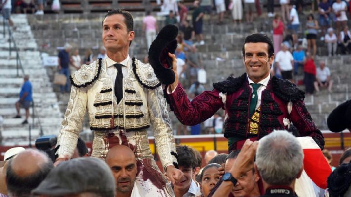 Luque y Emilio de Justo abren la Puerta Grande en Utiel y Navalón corta una oreja de peso