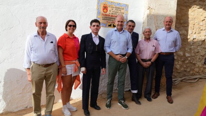 Padre e hijo hacen historia en Pareja con una puerta grande compartida